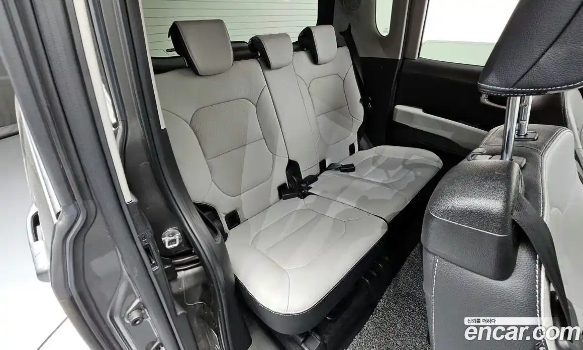 Kia Ray 2023 1.0 автомат (гидро), фото 16