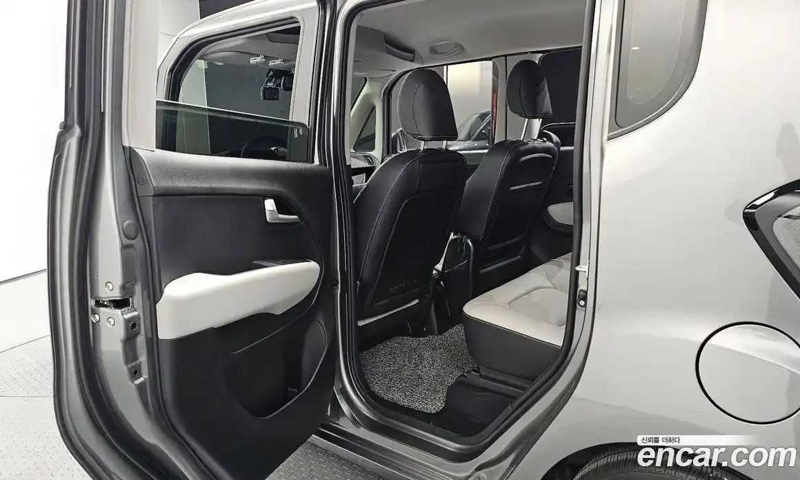 Kia Ray 2023 1.0 автомат (гидро), фото 18