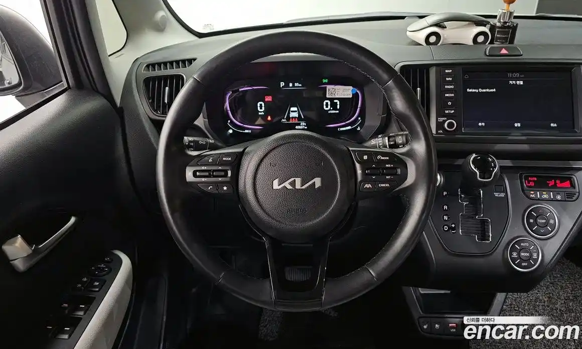 Kia Ray 2023 1.0 автомат (гидро), фото 19