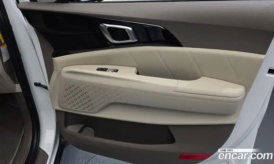 Kia Carnival 2025 1.6 автомат (гидро), фото 15