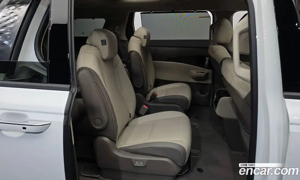 Kia Carnival 2025 1.6 автомат (гидро), фото 18