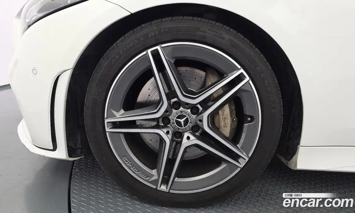 Mercedes-Benz CLS-Class 2019 1.9 гидро, фото 5 Mercedes-Benz CLS-Class 2019 1.9 гидро, фото 5