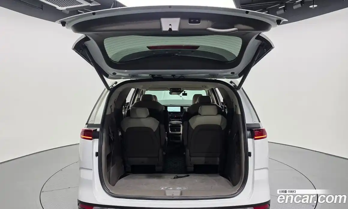 Kia Carnival 2022 2.2 автомат (гидро), фото 20