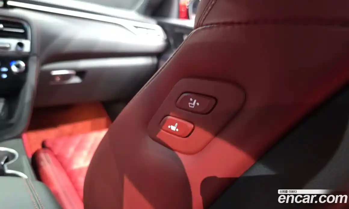 Genesis G70 2023 3.3 автомат (гидро), фото 31