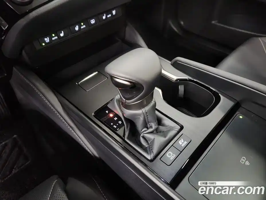 Lexus ES 2025 2.5 автомат (вариатор), фото 9