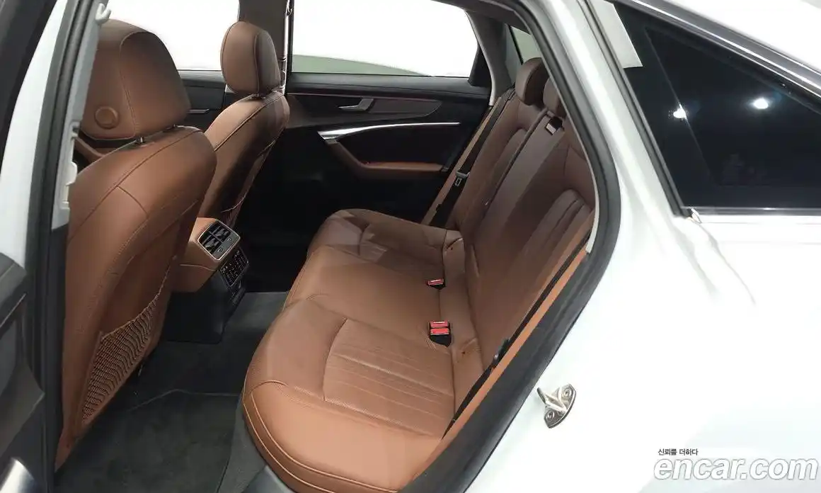 Audi A6 2023 2.0 автомат (гидро), фото 16