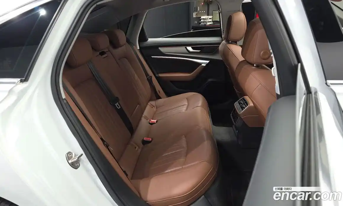 Audi A6 2023 2.0 автомат (гидро), фото 18