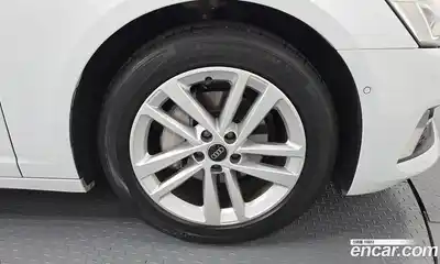 Audi A6 2023 2.0 автомат (гидро), миниатюра 7