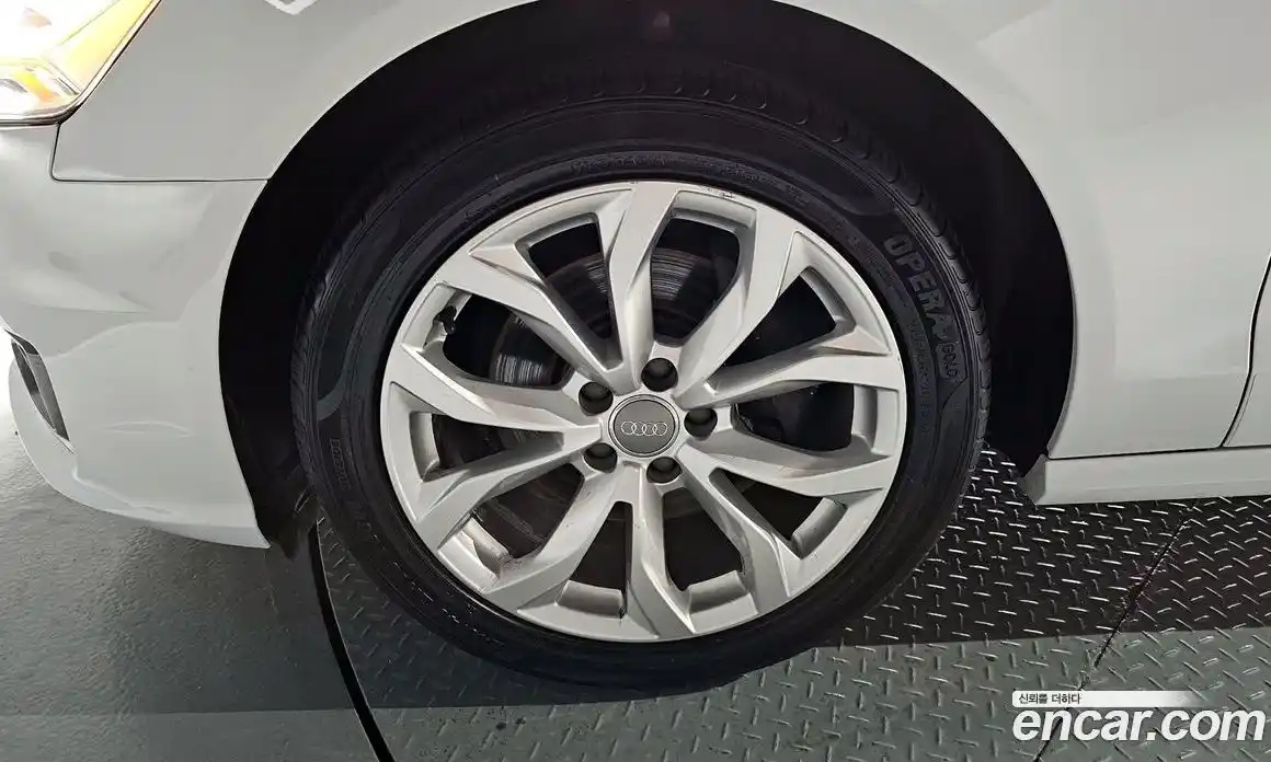 Audi A6 2016 2.0 автомат (гидро), фото 5