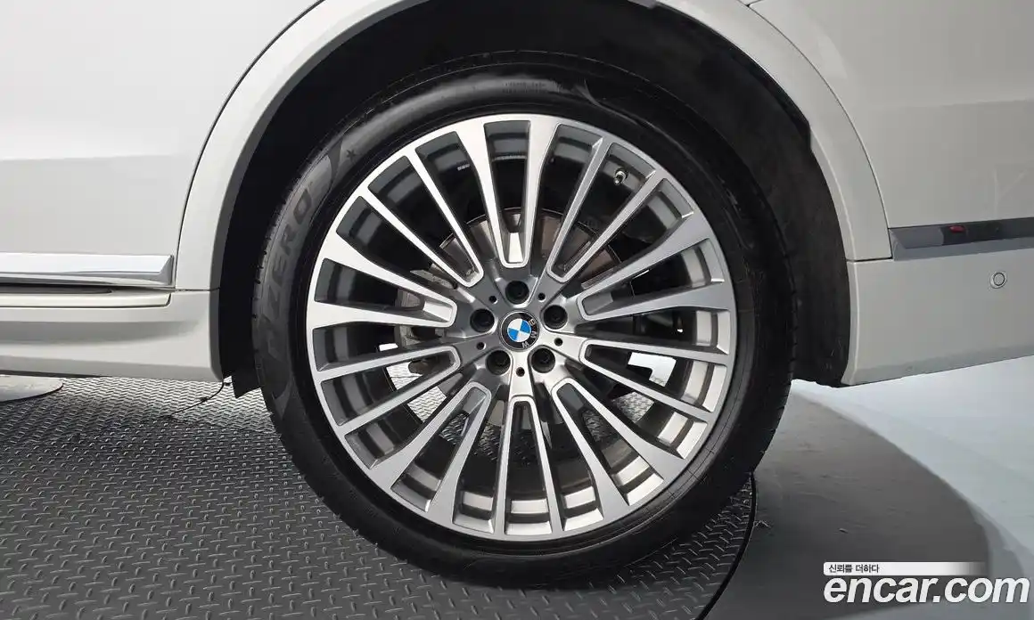 BMW X7 2024 3.0 автомат (гидро), фото 7