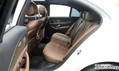 Mercedes-Benz E-Class 2022 2.0 автомат (гидро), миниатюра 11