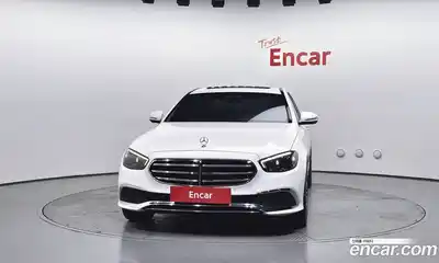 Mercedes-Benz E-Class 2022 2.0 автомат (гидро), миниатюра 3