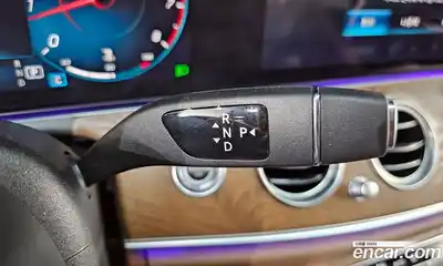 Mercedes-Benz E-Class 2022 2.0 автомат (гидро), миниатюра 9