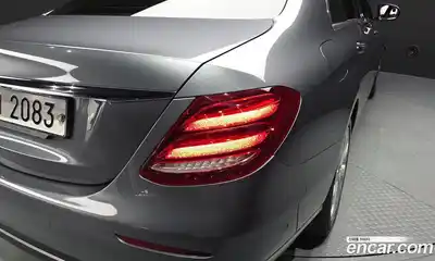 Mercedes-Benz E-Class 2018 2.0 автомат (гидро), миниатюра 8