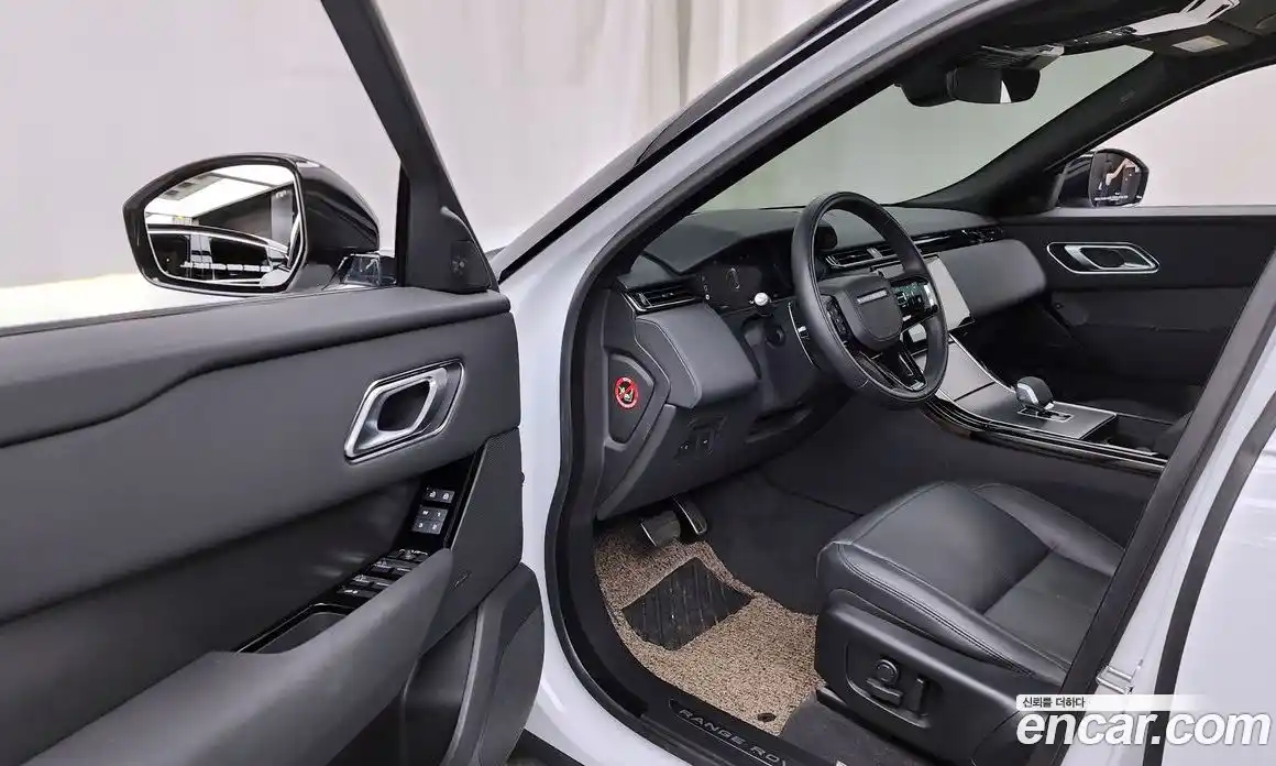 Land Rover Range Rover Velar 2025 2.0 автомат (гидро), фото 13