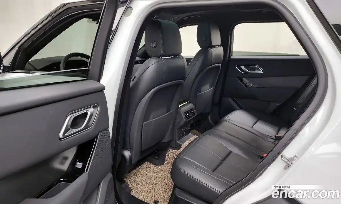Land Rover Range Rover Velar 2025 2.0 автомат (гидро), фото 16