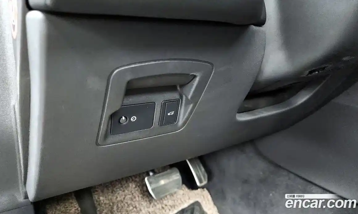 Land Rover Range Rover Velar 2025 2.0 автомат (гидро), фото 22
