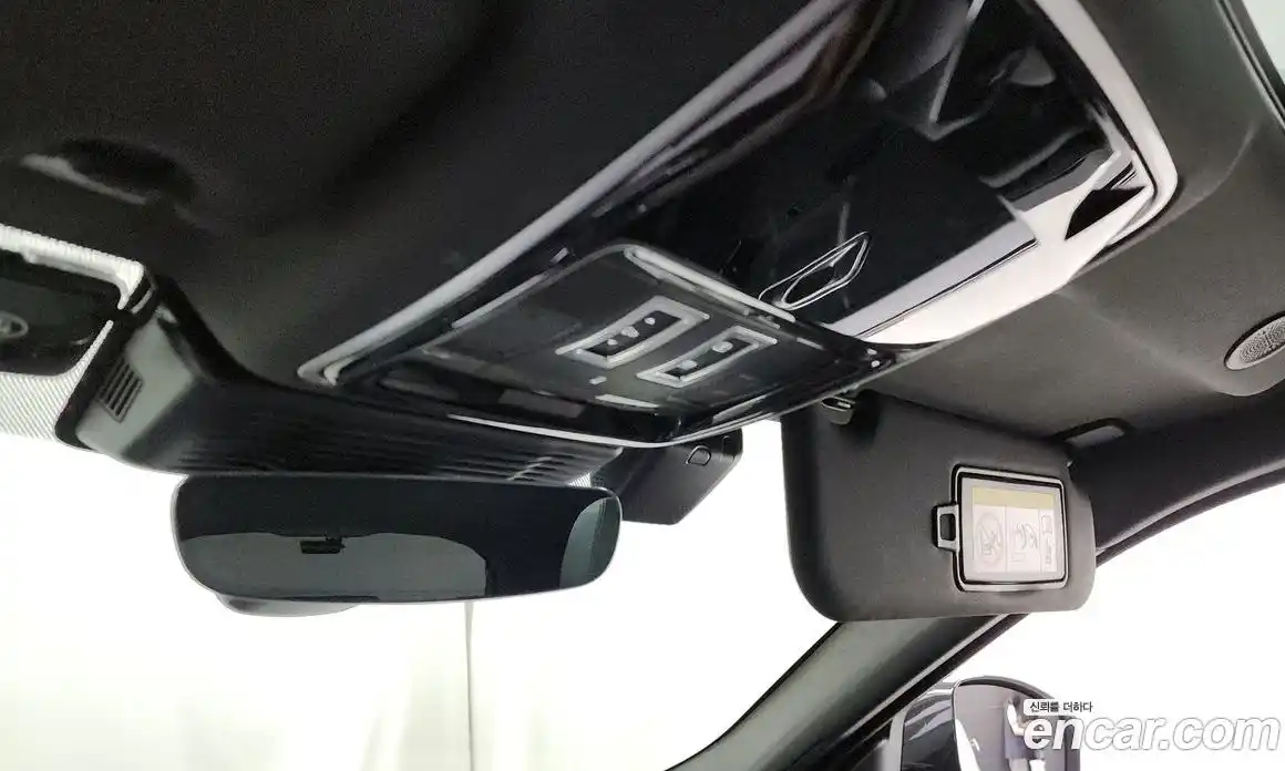 Land Rover Range Rover Velar 2025 2.0 автомат (гидро), фото 28