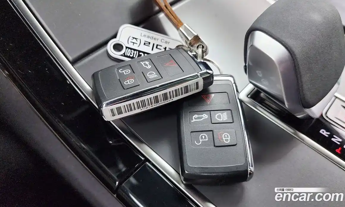 Land Rover Range Rover Velar 2025 2.0 автомат (гидро), фото 29