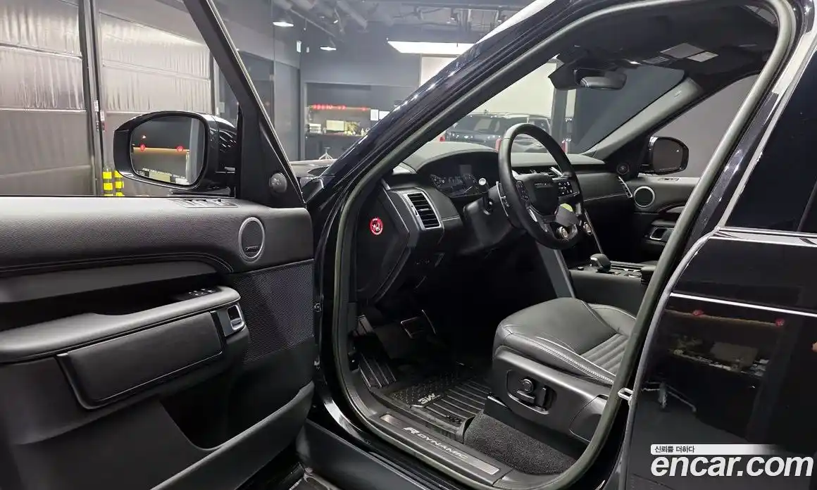 Land Rover Discovery 2023 3.0 автомат (гидро), фото 13