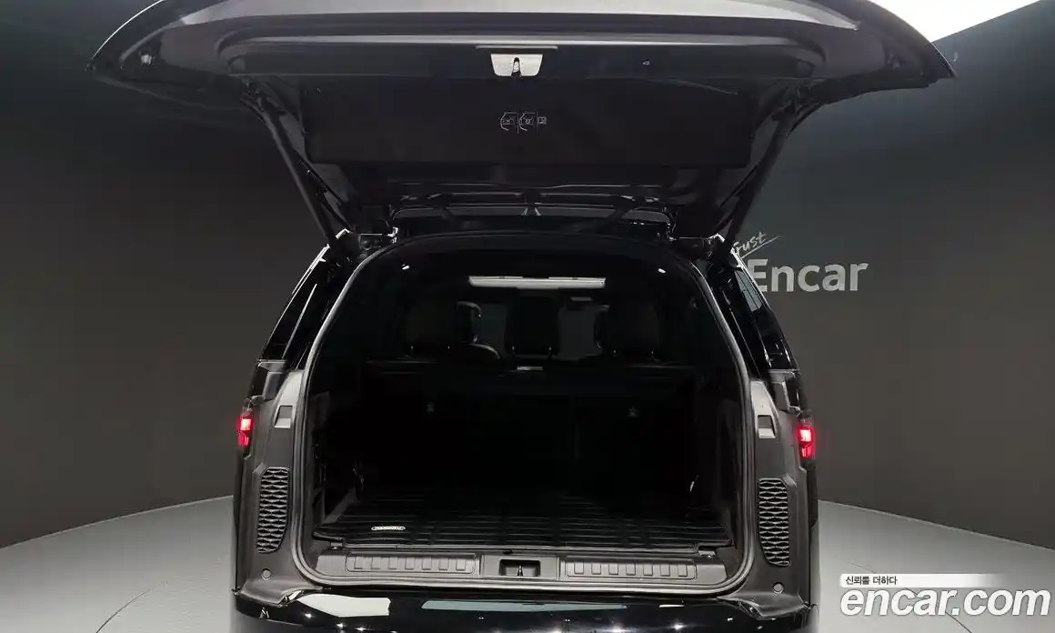 Land Rover Discovery 2023 3.0 автомат (гидро), фото 26