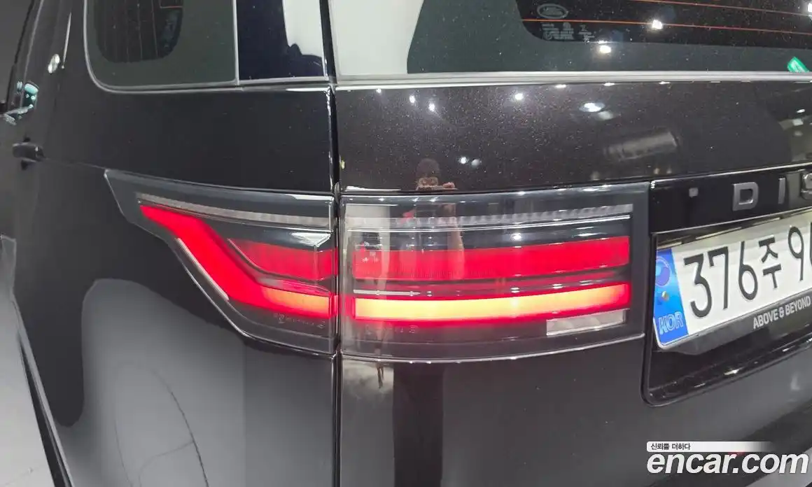 Land Rover Discovery 2023 3.0 автомат (гидро), фото 9