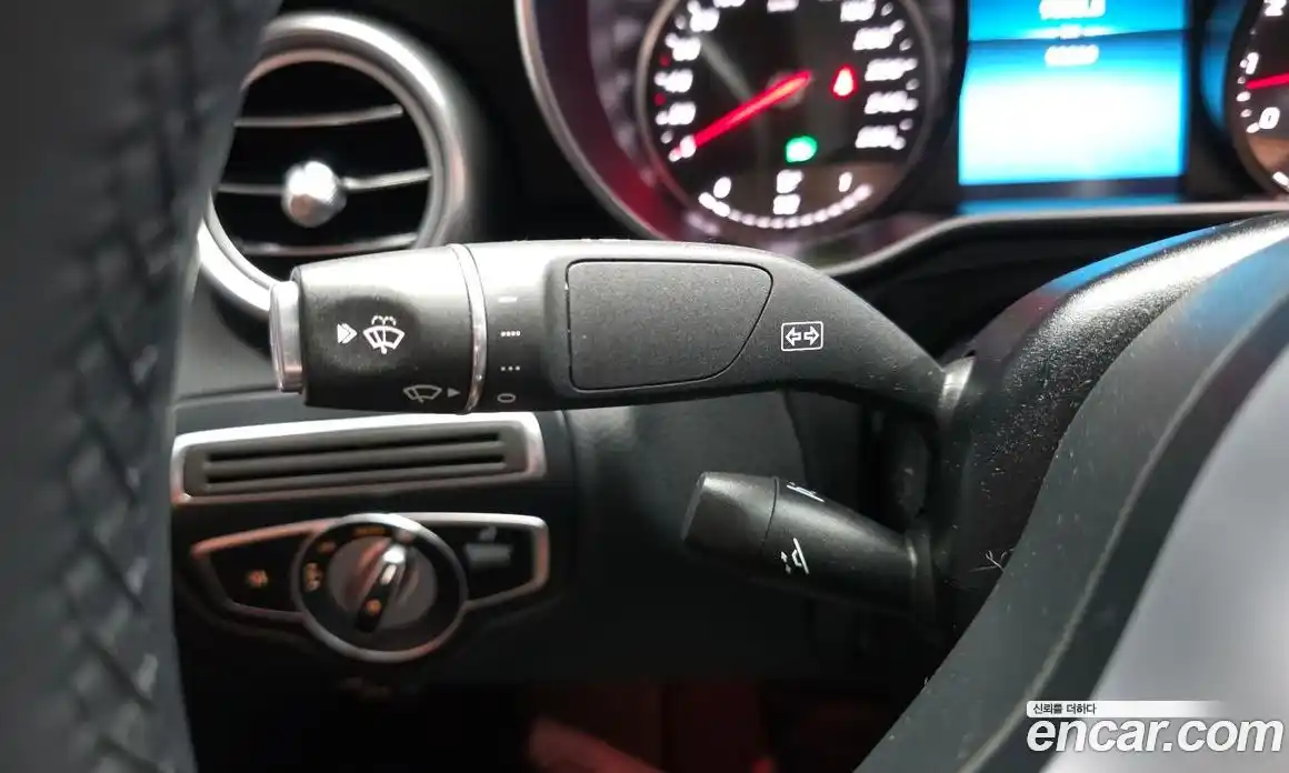 Mercedes-Benz C-Class 2019 2.0 гидро, фото 28 Mercedes-Benz C-Class 2019 2.0 гидро, фото 28