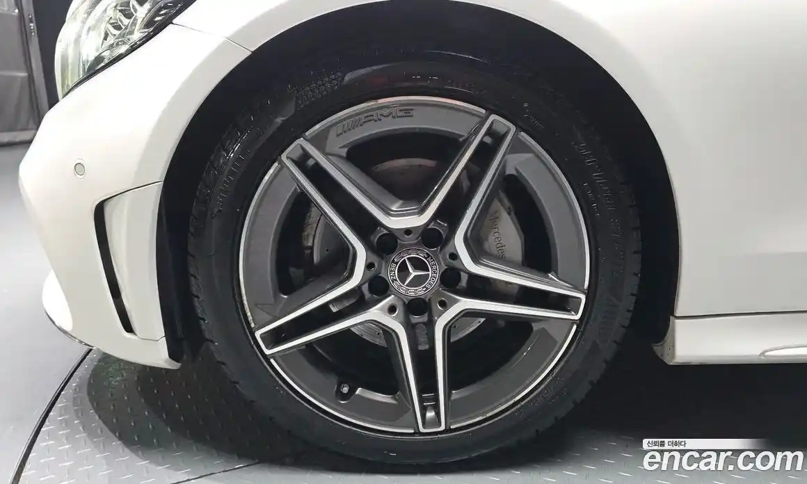 Mercedes-Benz C-Class 2019 2.0 гидро, фото 5 Mercedes-Benz C-Class 2019 2.0 гидро, фото 5