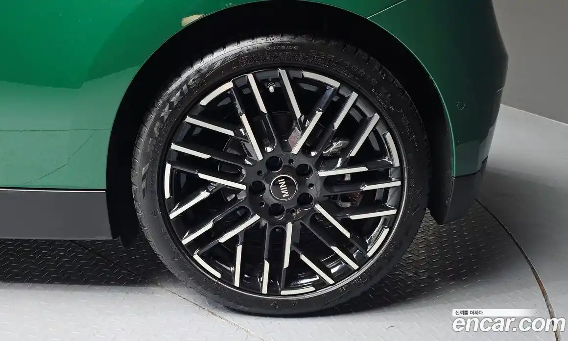 Mini Cooper 2024 0.1 автомат (гидро), фото 7