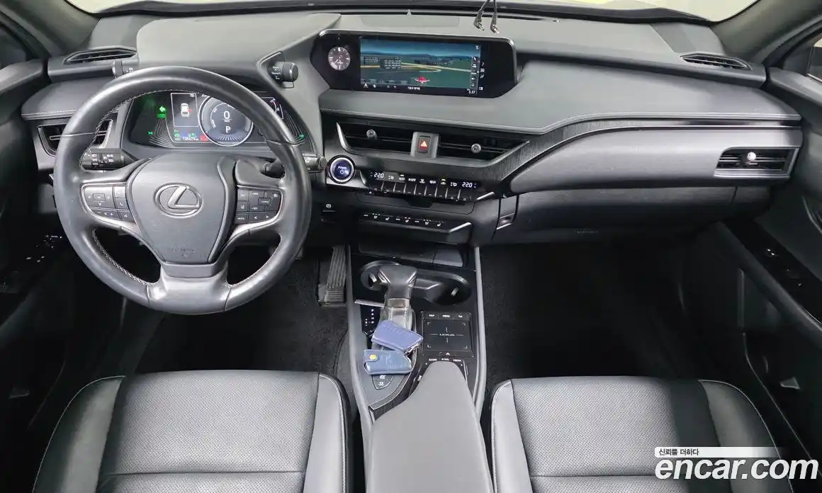Lexus UX 2019 2.0 автомат (гидро), фото 10