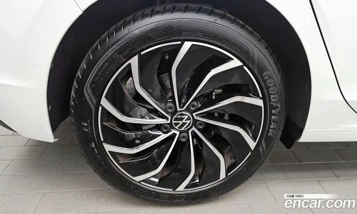 Volkswagen Golf 2024 2.0 автомат (гидро), фото 5