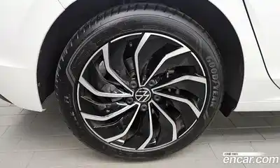 Volkswagen Golf 2024 2.0 автомат (гидро), миниатюра 5