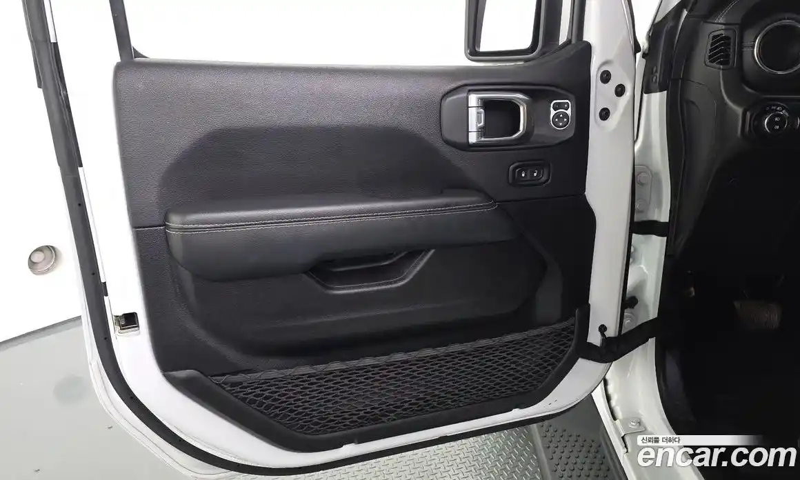 Jeep Wrangler 2022 2.0 автомат (гидро), фото 14
