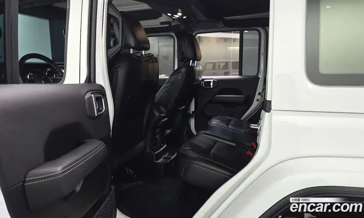 Jeep Wrangler 2022 2.0 автомат (гидро), фото 16