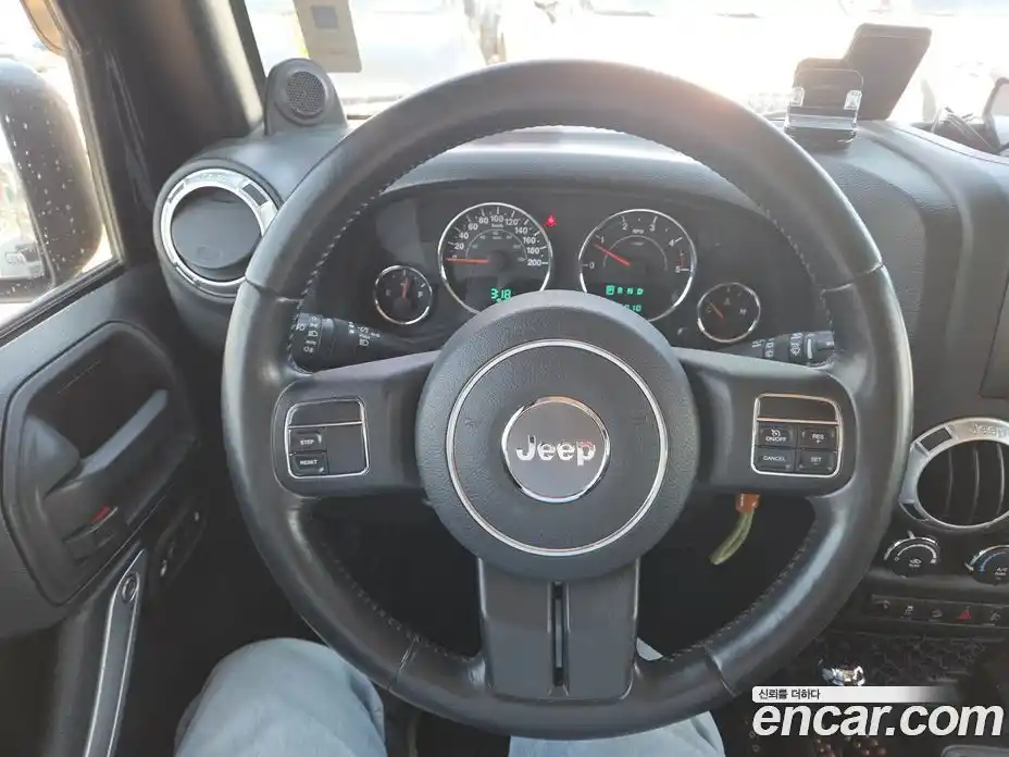 Jeep Wrangler 2011 2.8 автомат (гидро), фото 11