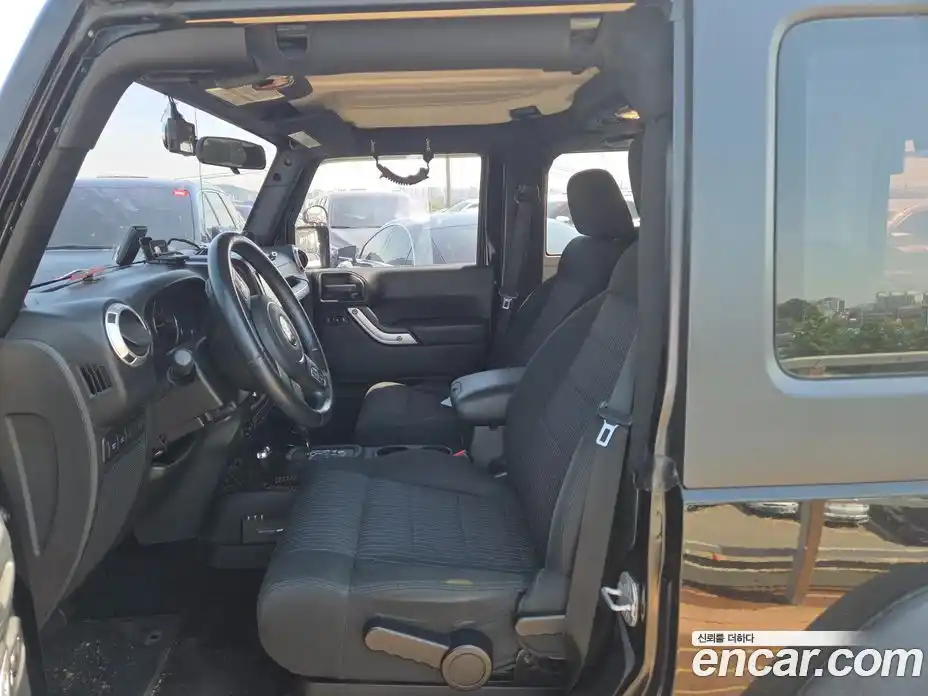 Jeep Wrangler 2011 2.8 автомат (гидро), фото 4