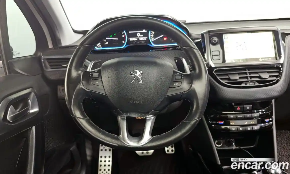 Peugeot 2008 2018 1.6 автомат (гидро), фото 12