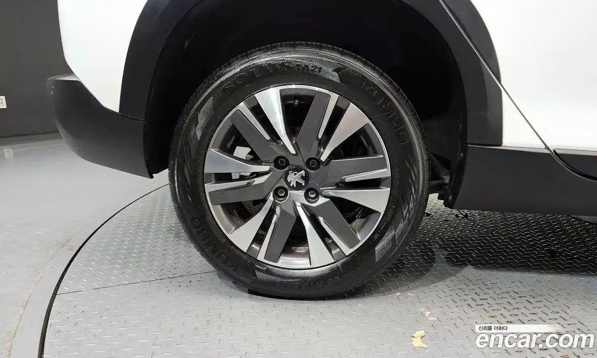 Peugeot 2008 2018 1.6 автомат (гидро), фото 5