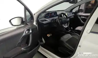 Peugeot 2008 2018 1.6 автомат (гидро), миниатюра 10