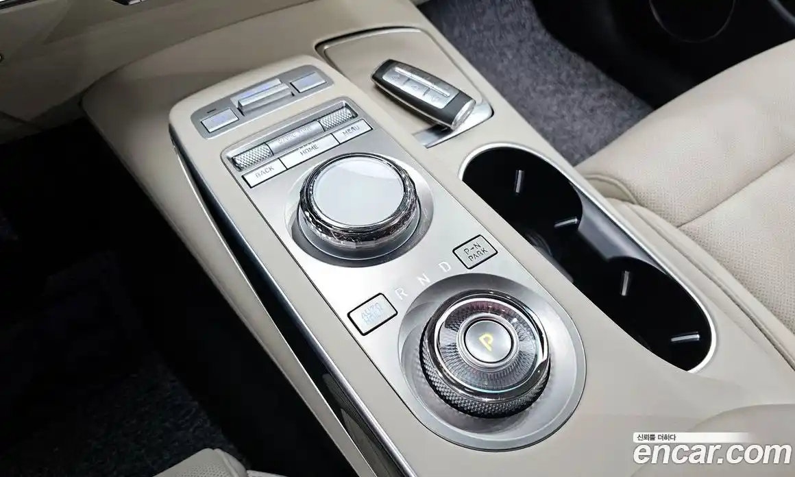Genesis GV70 2023 2.5 автомат (гидро), фото 9
