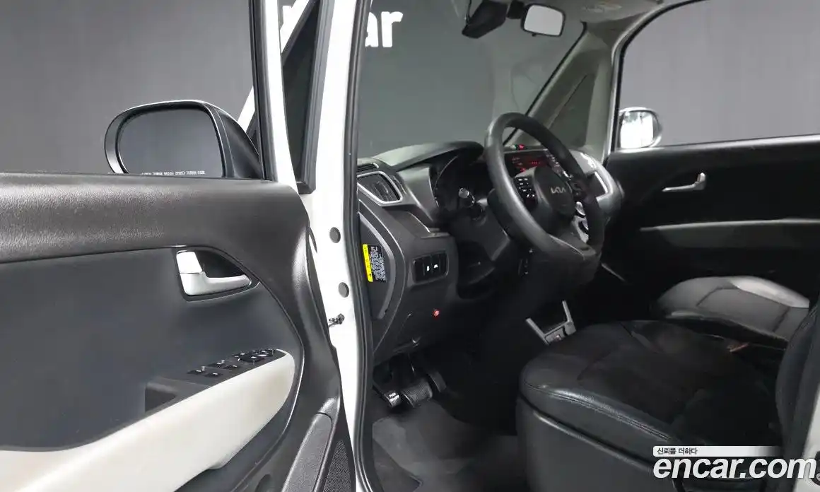 Kia Ray 2021 1.0 автомат (гидро), фото 10