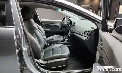 Hyundai Avante 2016 1.6 автомат (гидро), миниатюра 10