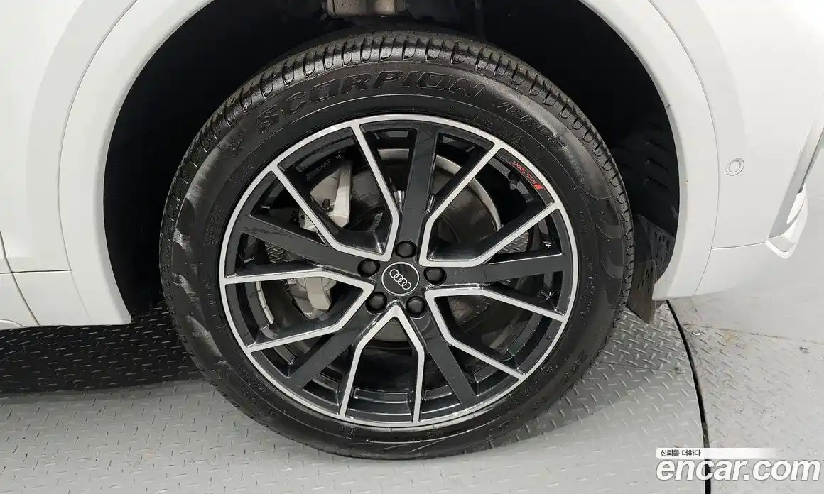 Audi Q5 2024 2.0 автомат (гидро), фото 5