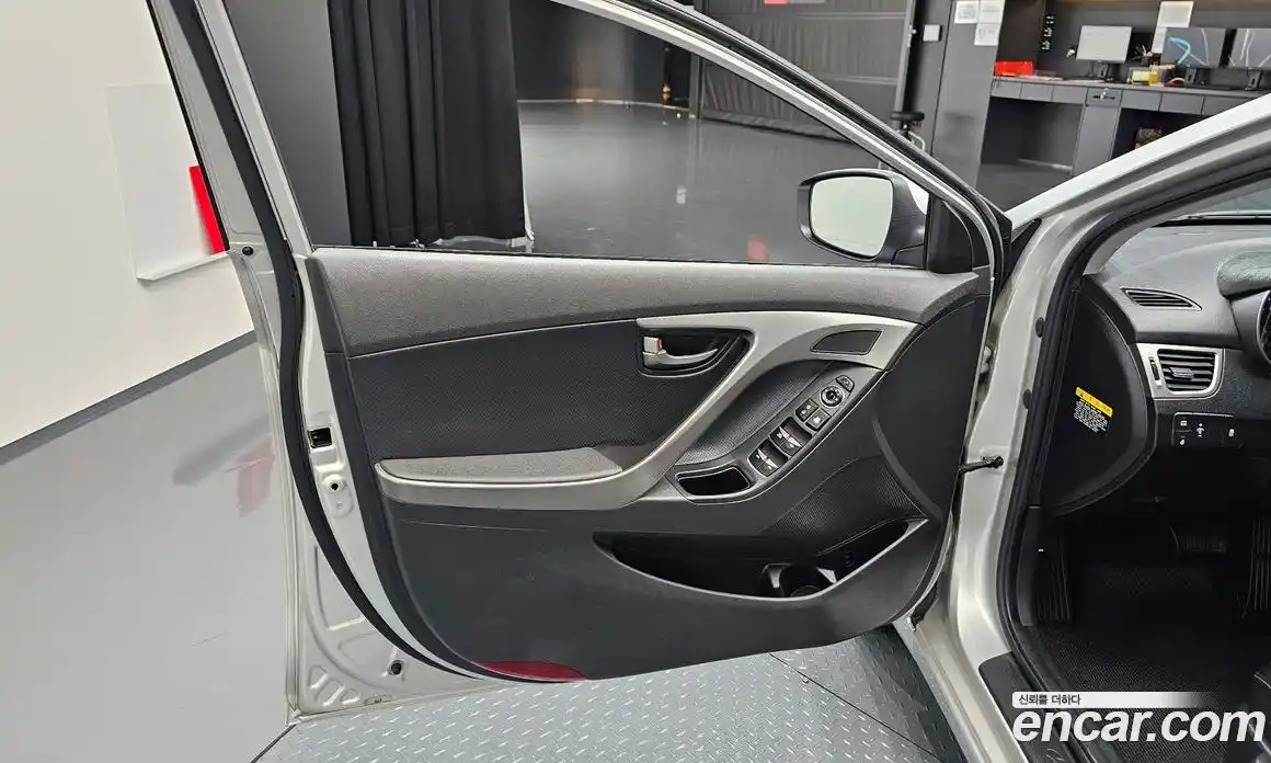Hyundai Avante 2012 1.6 автомат (гидро), фото 13