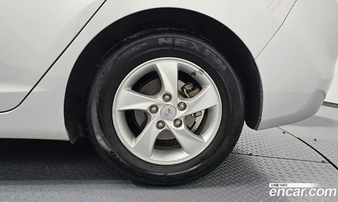 Hyundai Avante 2012 1.6 автомат (гидро), фото 6