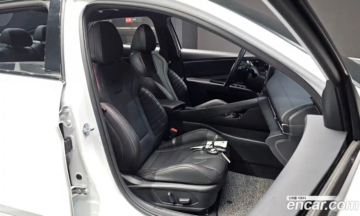 Hyundai Avante 2024 1.6 автомат (гидро), фото 11