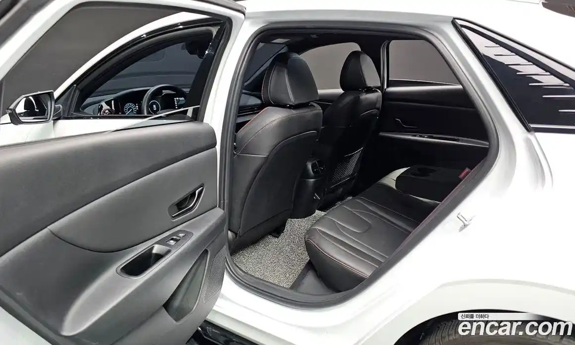 Hyundai Avante 2024 1.6 автомат (гидро), фото 12
