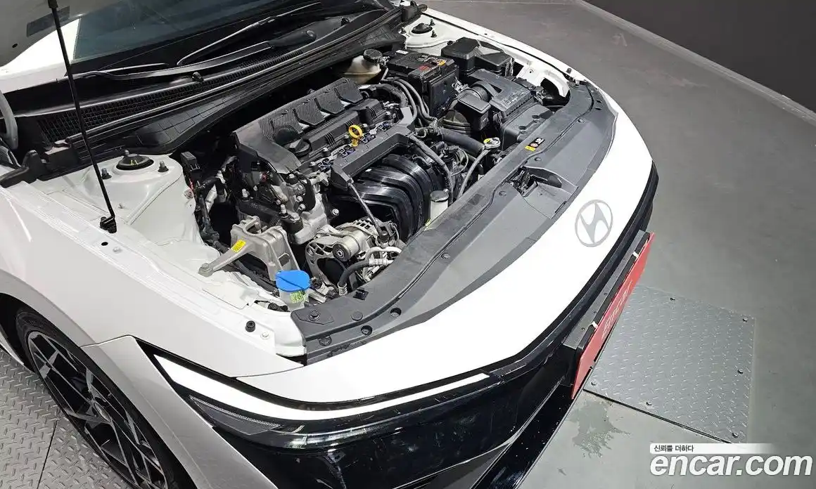 Hyundai Avante 2024 1.6 автомат (гидро), фото 6