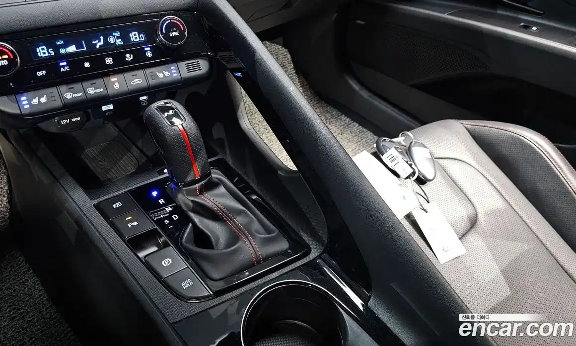 Hyundai Avante 2024 1.6 автомат (гидро), фото 9