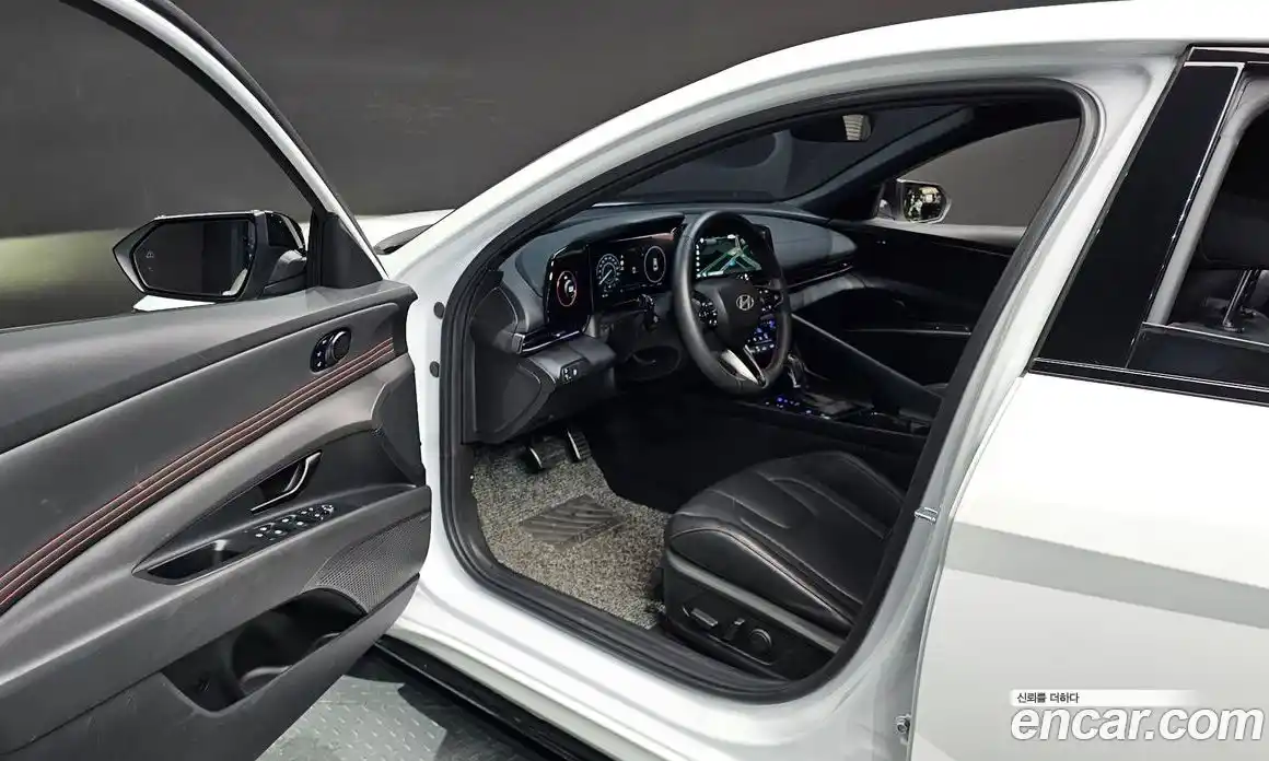 Hyundai Avante 2024 1.6 автомат (гидро), фото 10